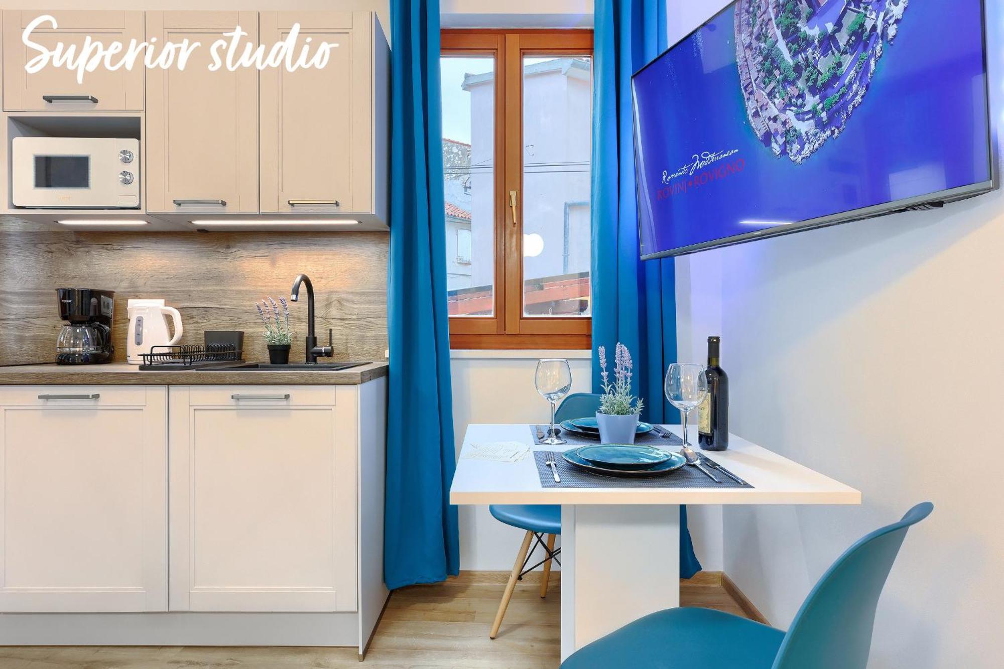 Studios Notte Sul Porto Rovinj Exteriör bild