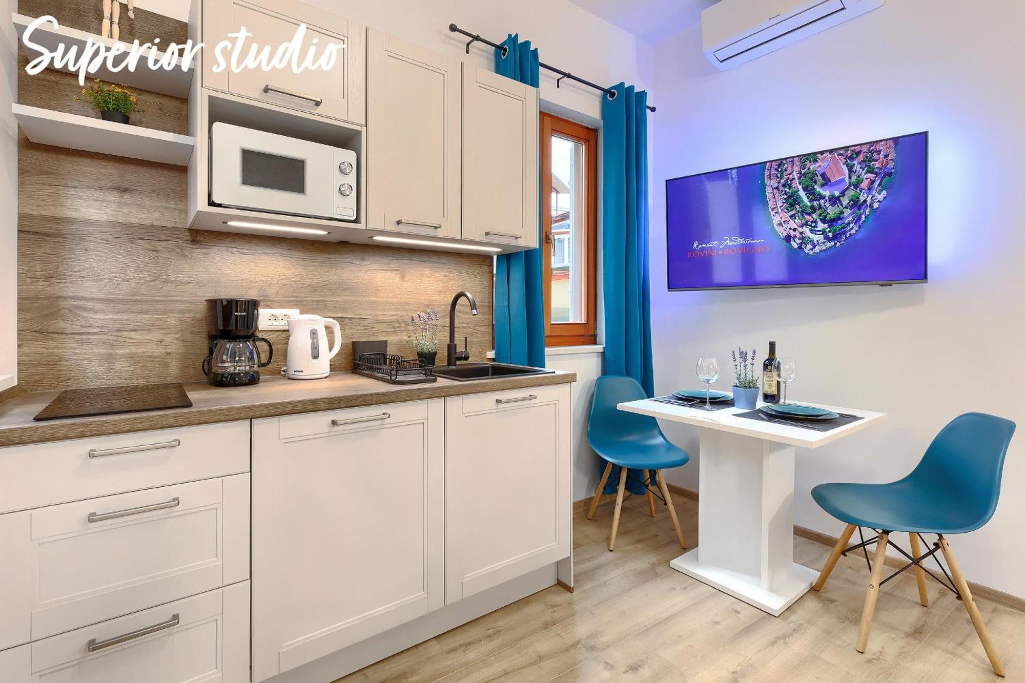 Studios Notte Sul Porto Rovinj Exteriör bild
