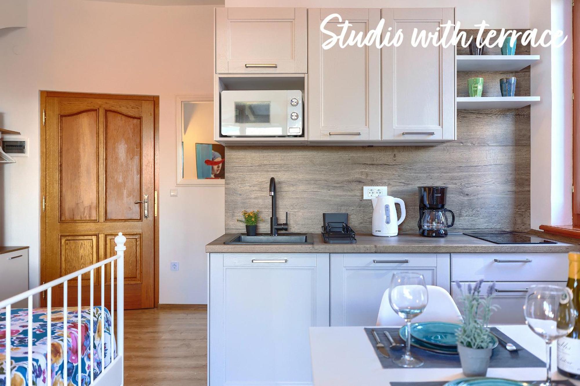 Studios Notte Sul Porto Rovinj Exteriör bild